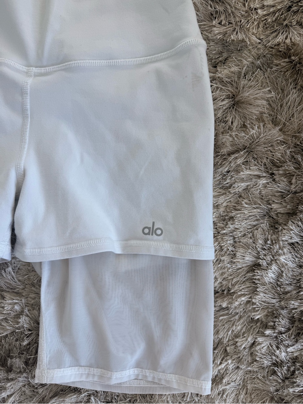 ALO Yoga High-Waist Lavish Mesh Shorts – White – Size Medium 🤍 - Picture 4 of 8